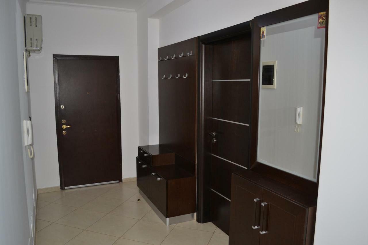 Kela's DE LUXE PENTHOUSE 3 Bedrooms Apartment Vlorë Buitenkant foto