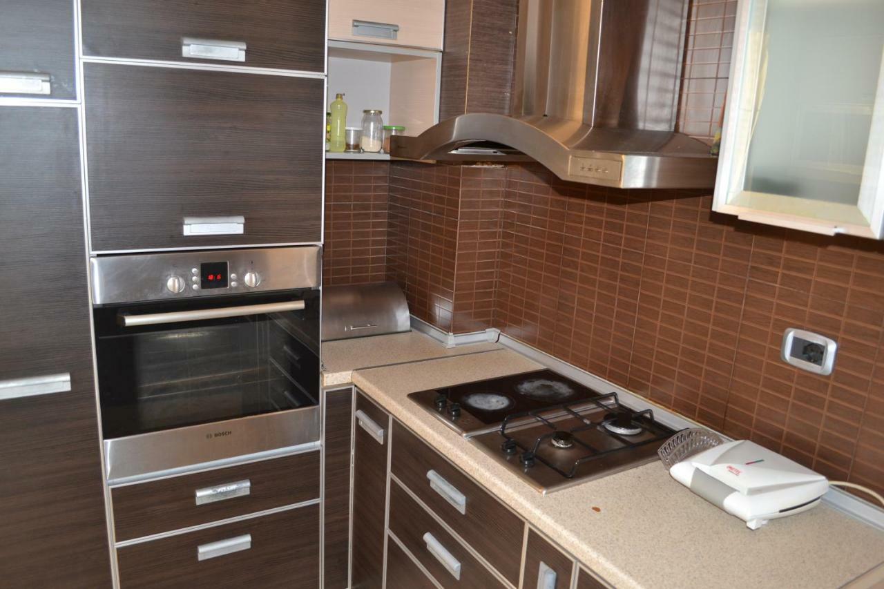 Kela's DE LUXE PENTHOUSE 3 Bedrooms Apartment Vlorë Buitenkant foto