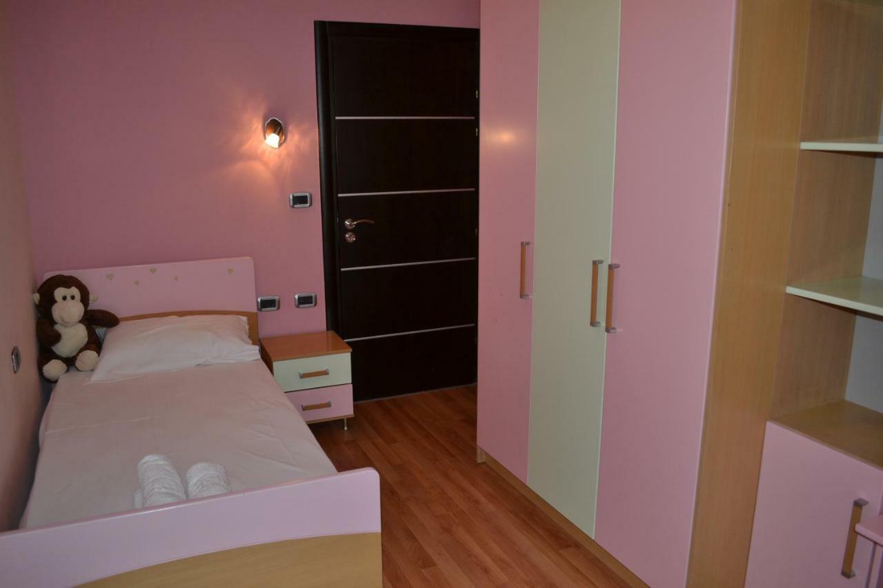 Kela's DE LUXE PENTHOUSE 3 Bedrooms Apartment Vlorë Buitenkant foto