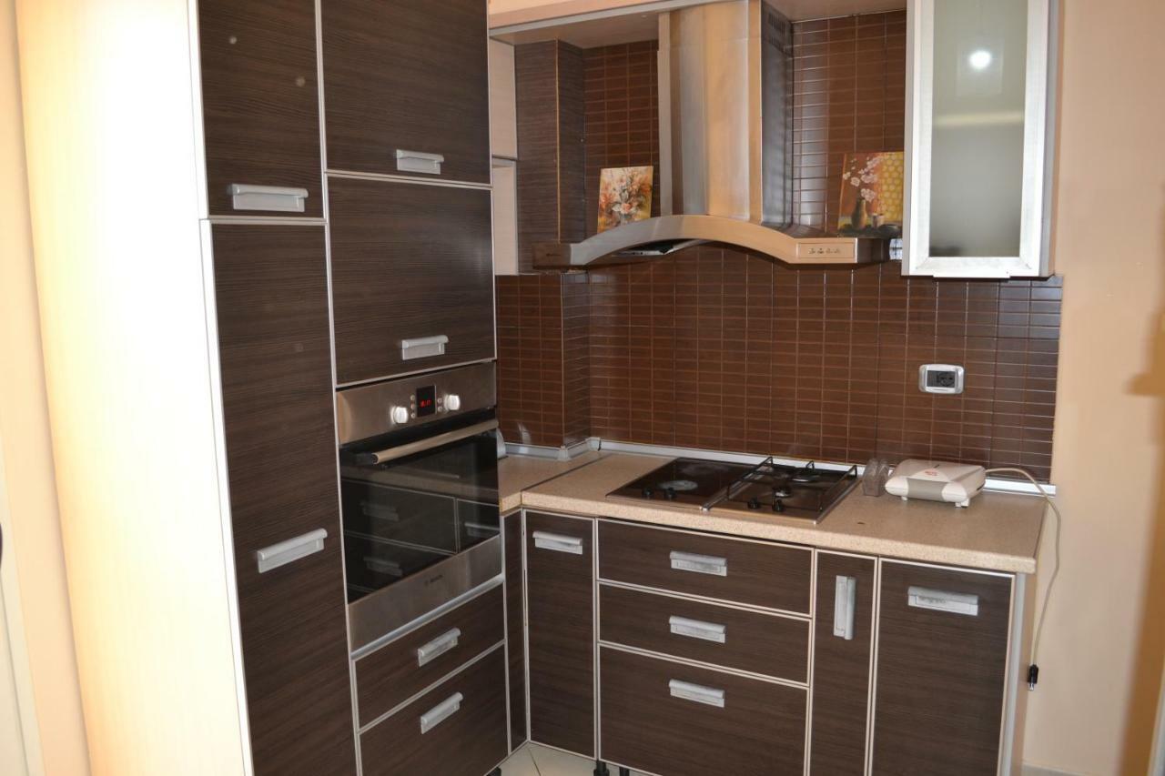 Kela's DE LUXE PENTHOUSE 3 Bedrooms Apartment Vlorë Buitenkant foto