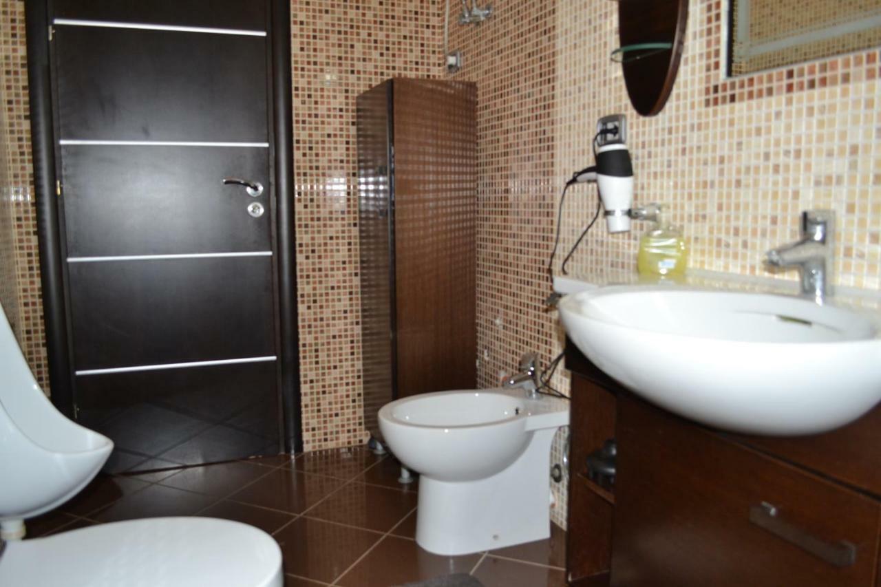 Kela's DE LUXE PENTHOUSE 3 Bedrooms Apartment Vlorë Buitenkant foto