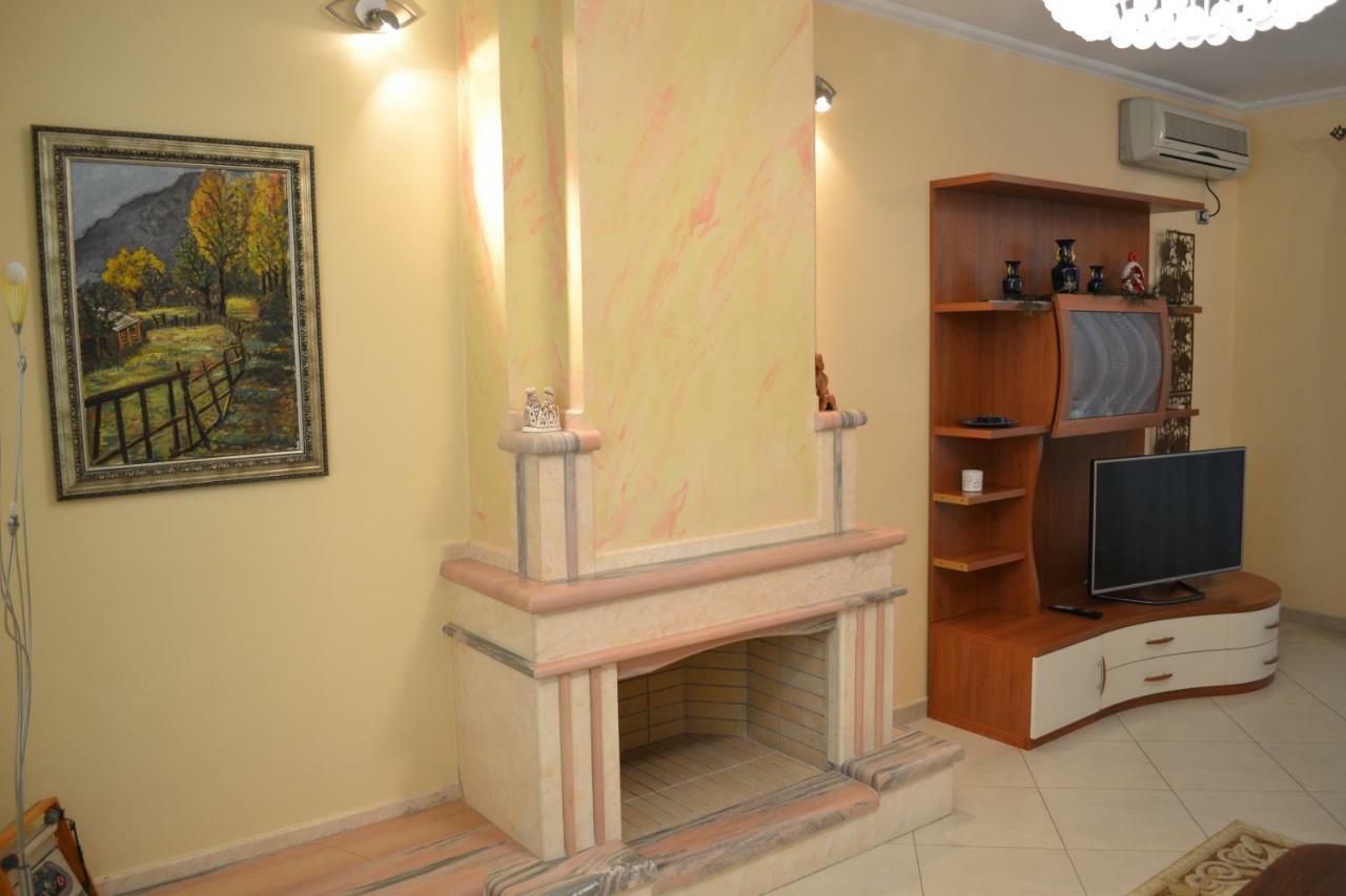 Kela's DE LUXE PENTHOUSE 3 Bedrooms Apartment Vlorë Buitenkant foto