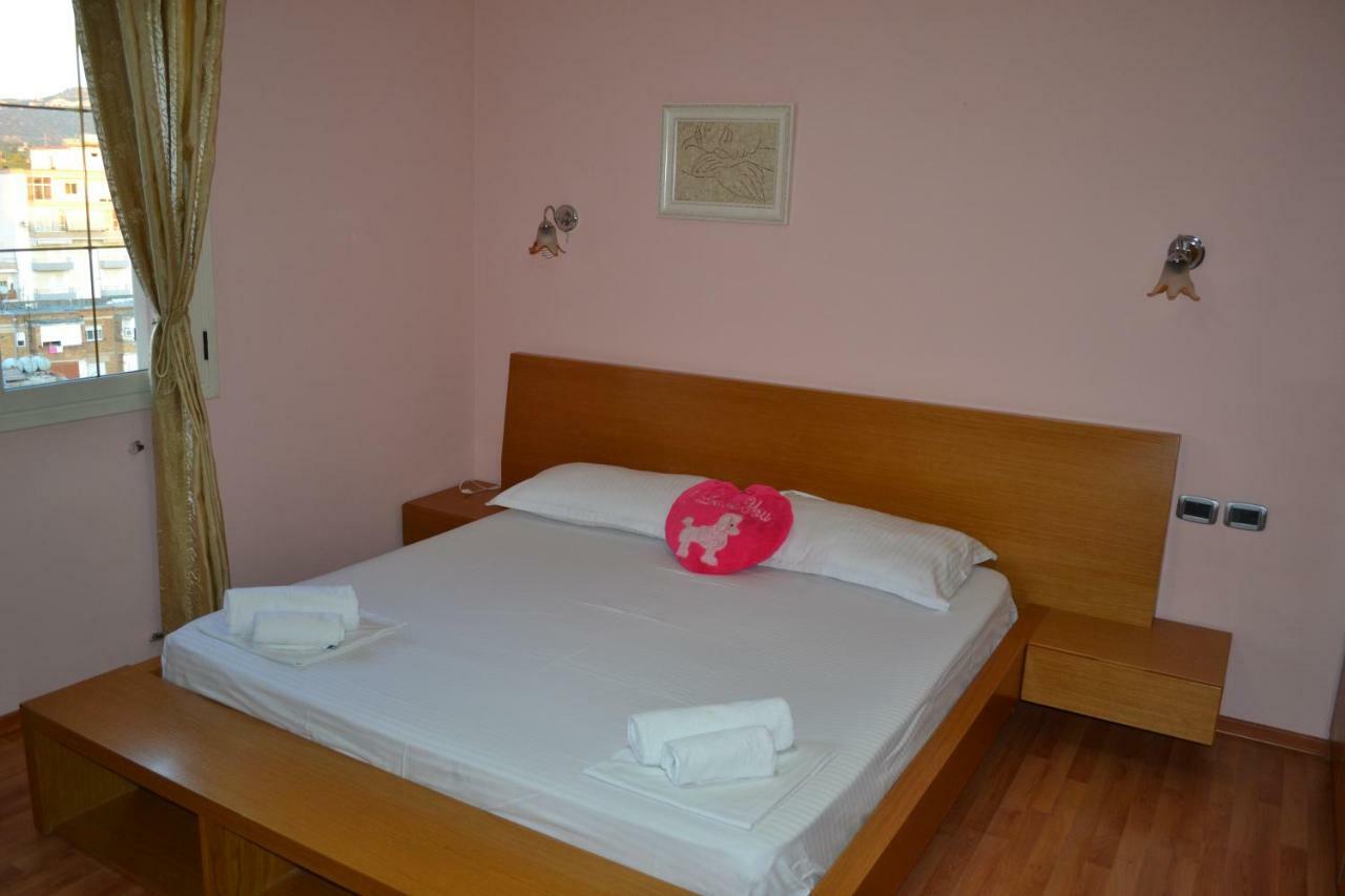 Kela's DE LUXE PENTHOUSE 3 Bedrooms Apartment Vlorë Buitenkant foto